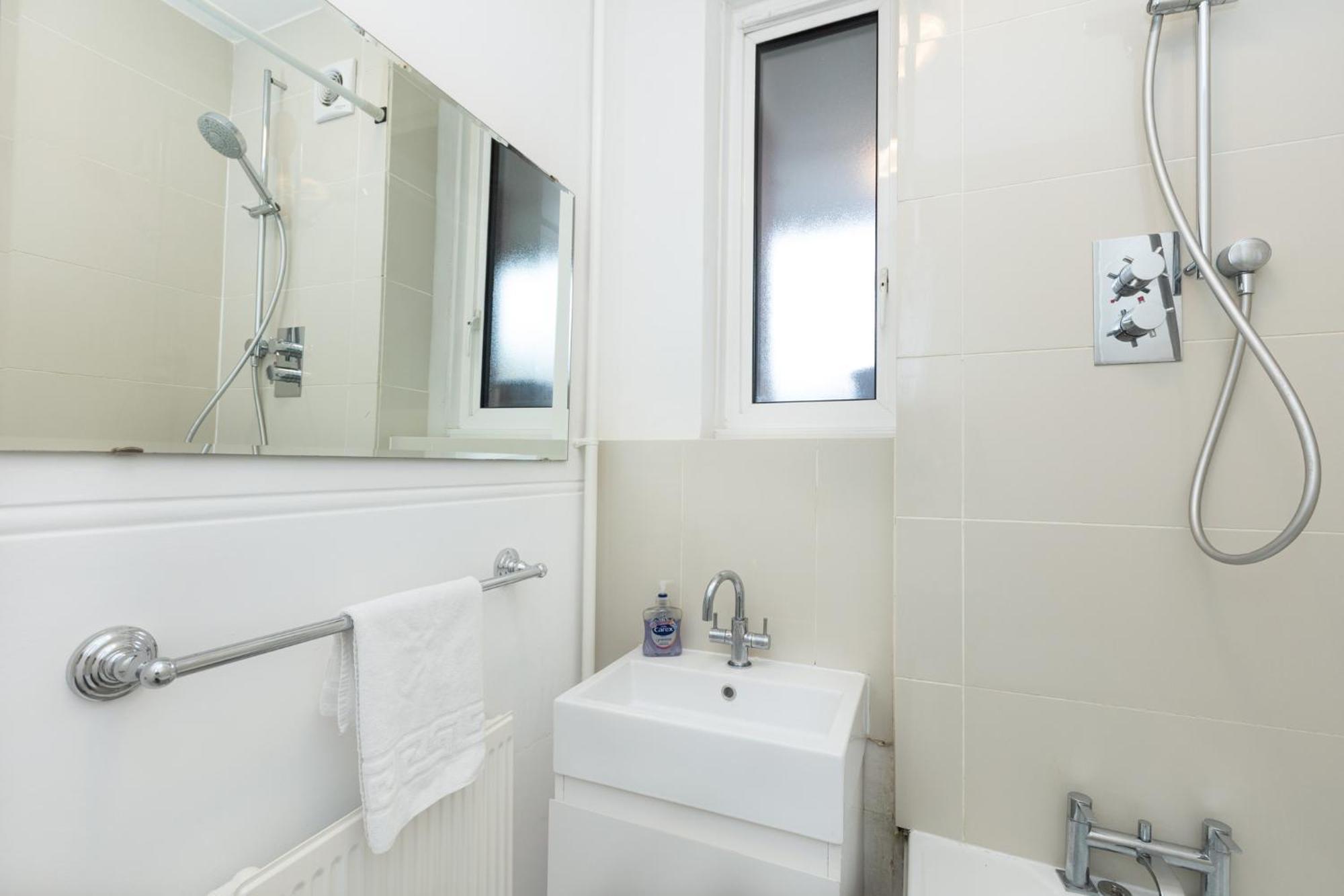 Bright Modern 1 Bedroom Flat, 5 Min To Vauxhall St Londra Dış mekan fotoğraf