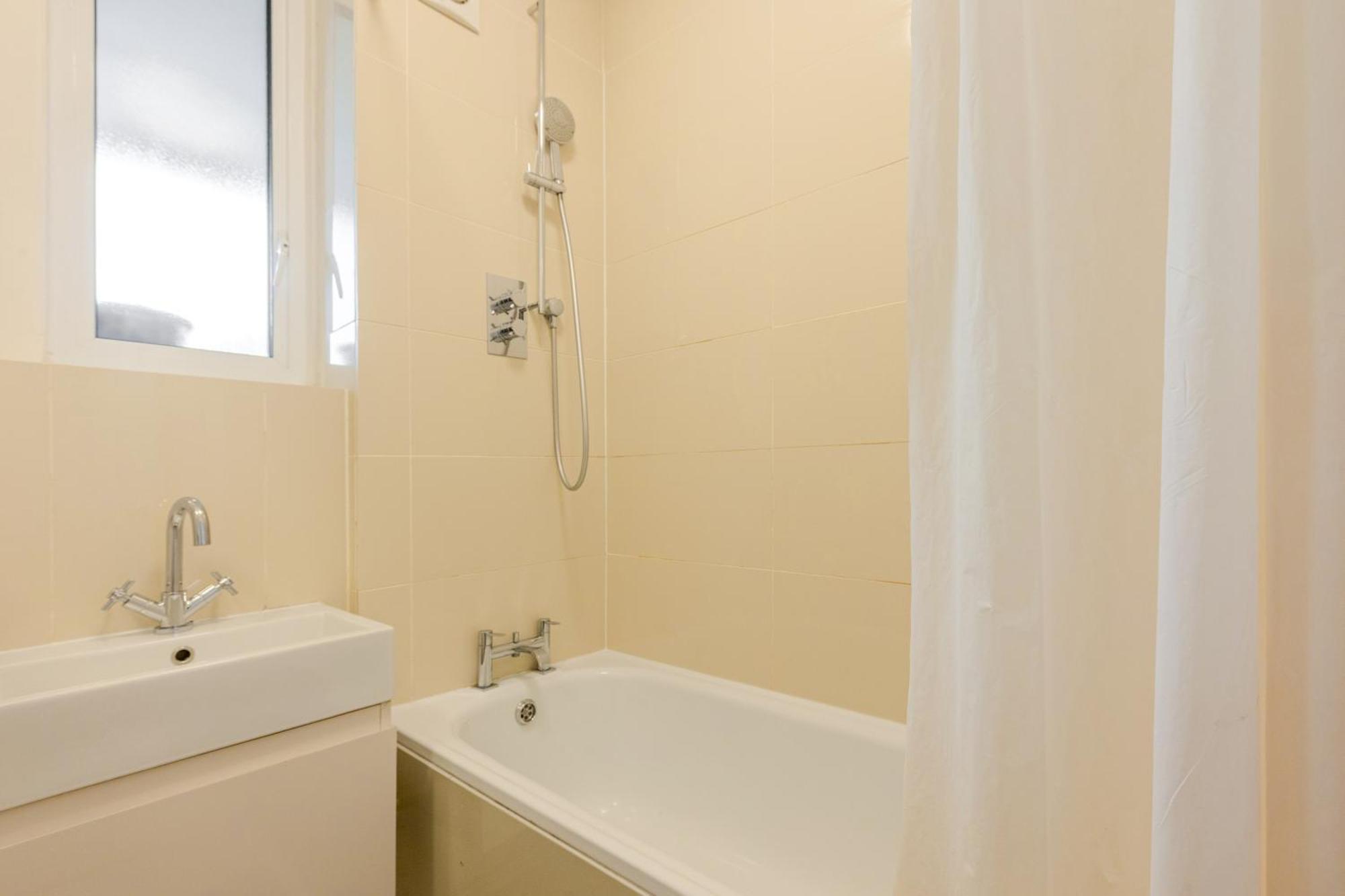 Bright Modern 1 Bedroom Flat, 5 Min To Vauxhall St Londra Dış mekan fotoğraf